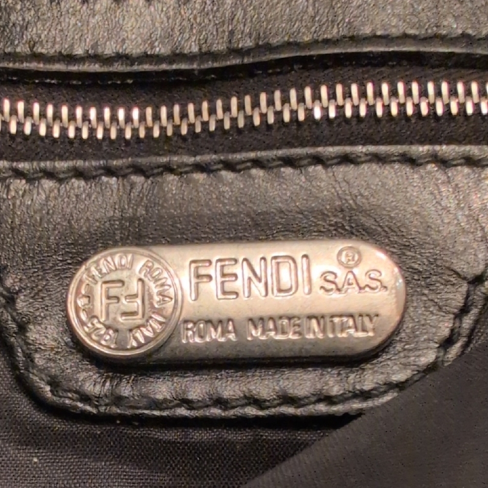 ❤FENDI HOBO SHOULDER BAG❤ - Picture 3 of 6